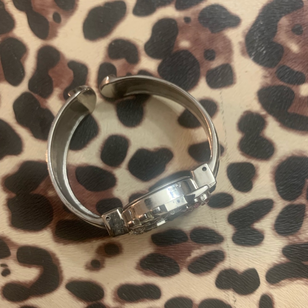 Hello kitty bracelet style watch - Picture 2 of 4
